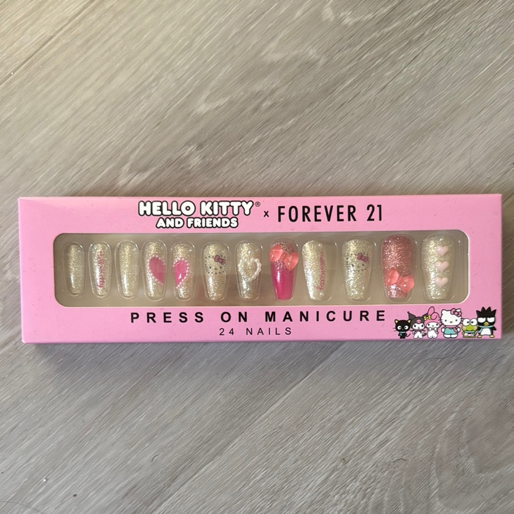 Hello Kitty x Forever 21 Press On Manicure